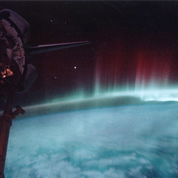 Aurore australe prise depuis la navette spatiale Discovery en mai 1991