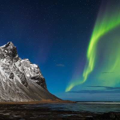 Vestrahorn sous les aurores, Islande. Photo : Steve Jenness.